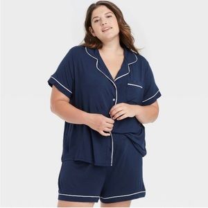 ‼️NWT‼️ Beautifully Soft Short Sleeve Top and Shorts Pajama Set - Stars Above™